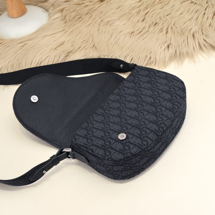 Replica Dior Saddle Messenger Black Classic 6 Replica Dior Saddle Messenger Black Classic - premium-grade designer purse dupe