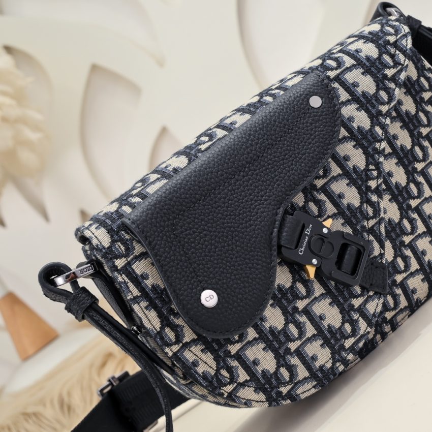 Replica Dior Saddle Messenger White Classic 6 Replica Dior Saddle Messenger White Classic - authentic-look luxury purse replica
