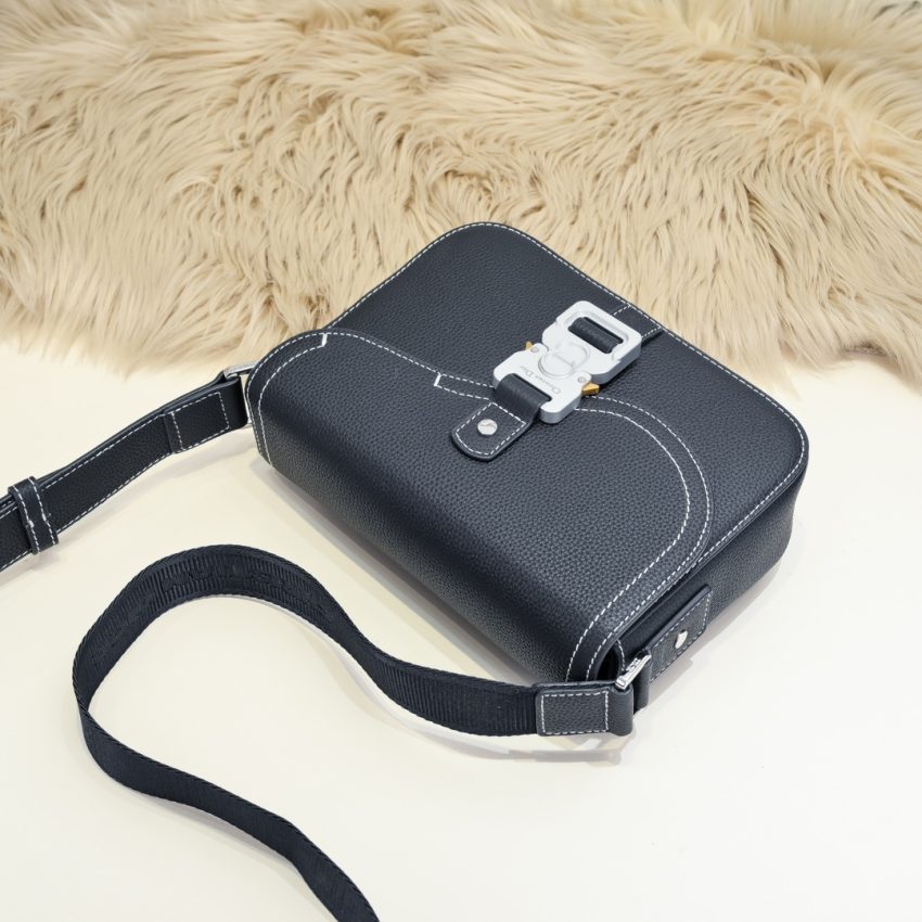 Replica Dior Saddle Messenger Bag Black 2 Replica Dior Saddle Messenger Bag Black - premium-grade designer purse dupe