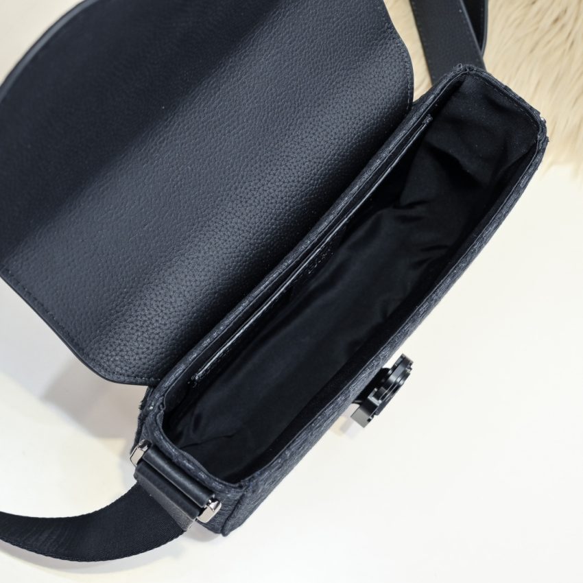 Replica Dior Saddle Messenger Bag Oblique Black 4 Replica Dior Saddle Messenger Bag Oblique Black - best-selling designer handbag dupe