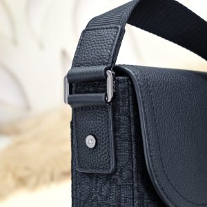 Replica Dior Saddle Messenger Bag Oblique Black 5 Replica Dior Saddle Messenger Bag Oblique Black - near-authentic luxury replica handbag