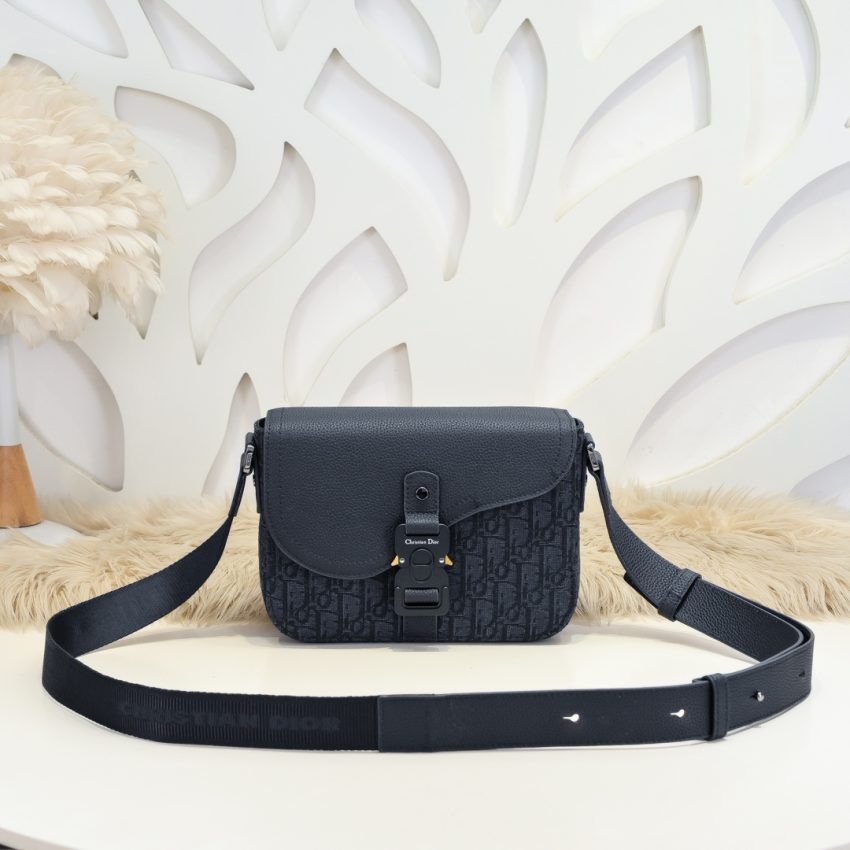 Replica Dior Saddle Messenger Bag Oblique Black 1 Replica Dior Saddle Messenger Bag Oblique Black - premium-grade designer purse dupe