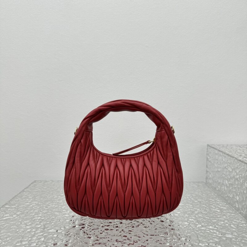 Replica Miu Miu Wander Red 7 Replica Miu Miu Wander Red - realistic designer-inspired fake bag