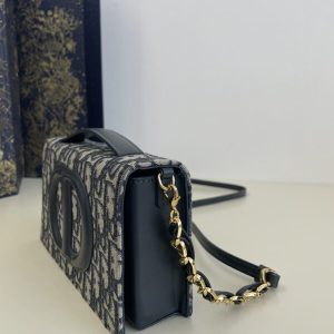 Replica Dior Signature CD Square 2 Replica Dior Signature CD Square - authentic-look luxury purse replica