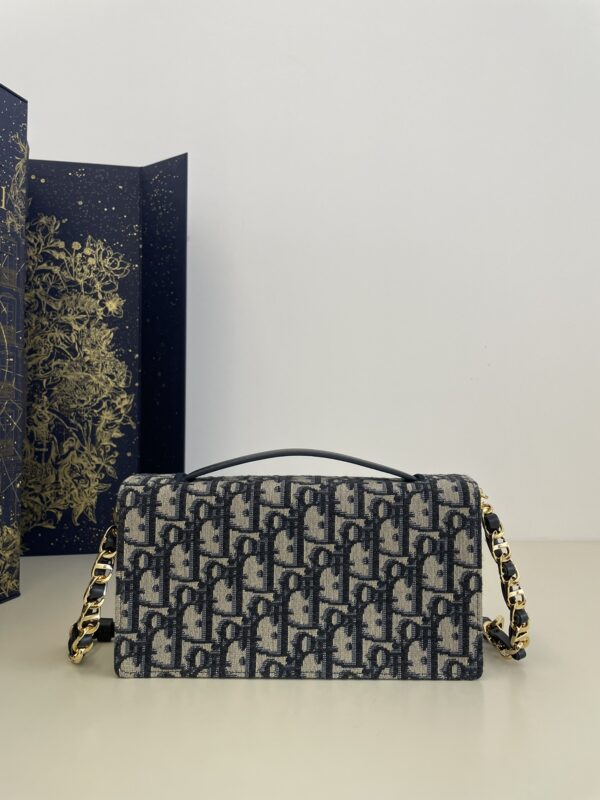 Replica Dior Signature CD Square 8 Replica Dior Signature CD Square - realistic designer-inspired fake bag