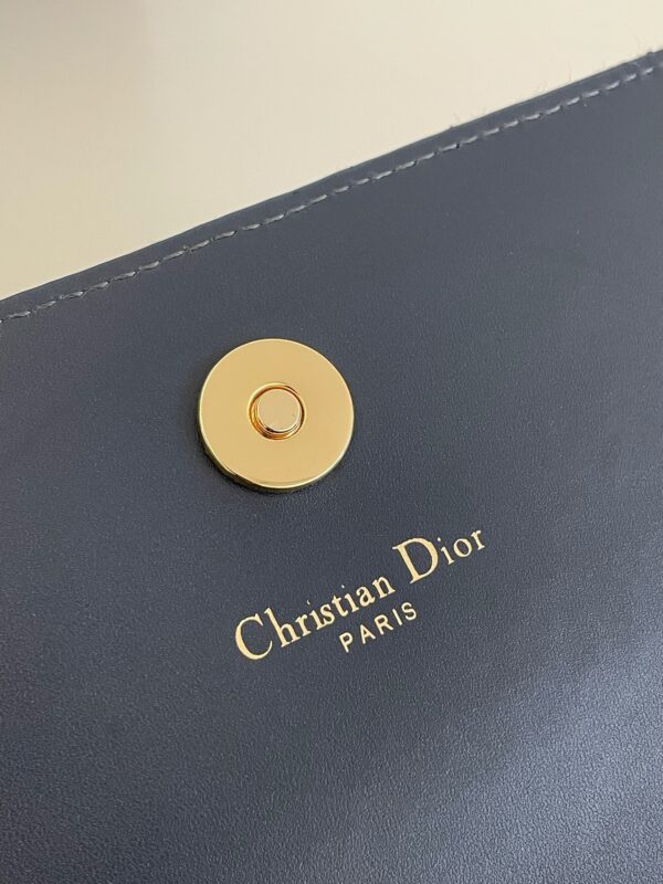 Replica Dior Signature CD Square 10 Replica Dior Signature CD Square - top-tier luxury replica shoulder bag
