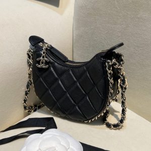 Replica CHANEL 23P Chain Around Crescent Hobo 7 Replica CHANEL 23P Chain Around Crescent Hobo - ultra-realistic fake designer tote