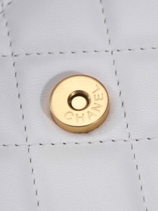 Replica CHANEL 23B Pearl White Handle Bag 8 Replica CHANEL 23B Pearl White Handle Bag - high-quality designer bag clone