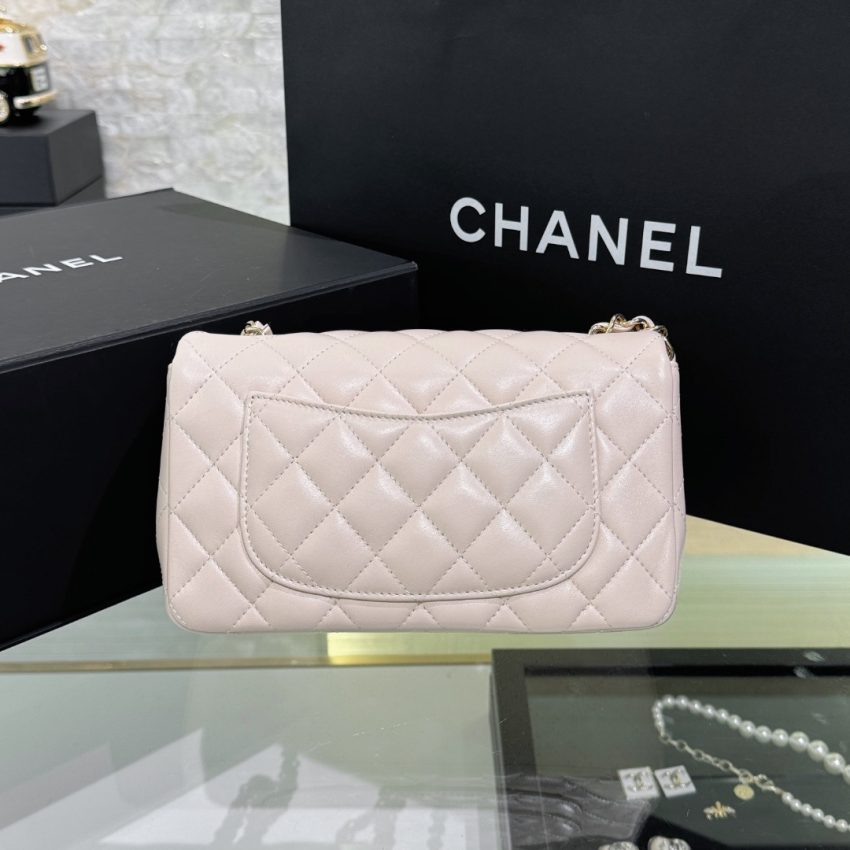 Replica CHANEL Classic Flap 20cm Beige 11 Replica CHANEL Classic Flap 20cm Beige - near-authentic luxury replica handbag