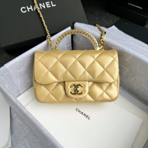 Replica CHANEL Classic Flap Handle 1 Replica CHANEL Classic Flap Handle - high-quality designer bag clone