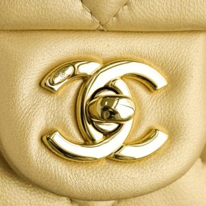 Replica CHANEL Classic Flap Handle 3 Replica CHANEL Classic Flap Handle - 1:1 designer replica handbag