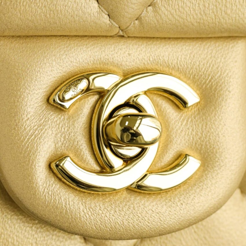 Replica CHANEL Classic Flap Handle 3 Replica CHANEL Classic Flap Handle - 1:1 designer replica handbag