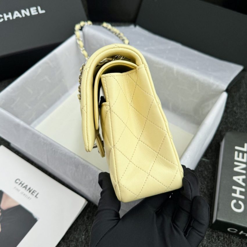Replica CHANEL Classic Flap 25cm Yellow 3 Replica CHANEL Classic Flap 25cm Yellow - ultra-realistic fake designer tote