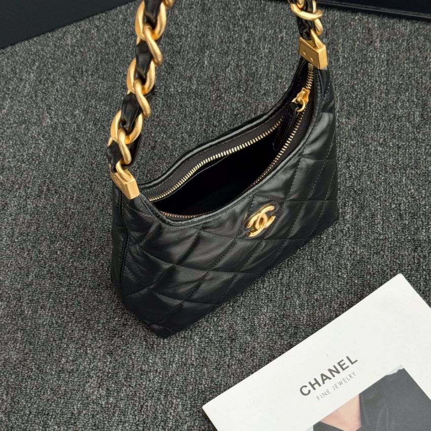 Replica CHANEL 24a Hobo Small 3 Replica CHANEL 24a Hobo Small - top-tier luxury replica shoulder bag
