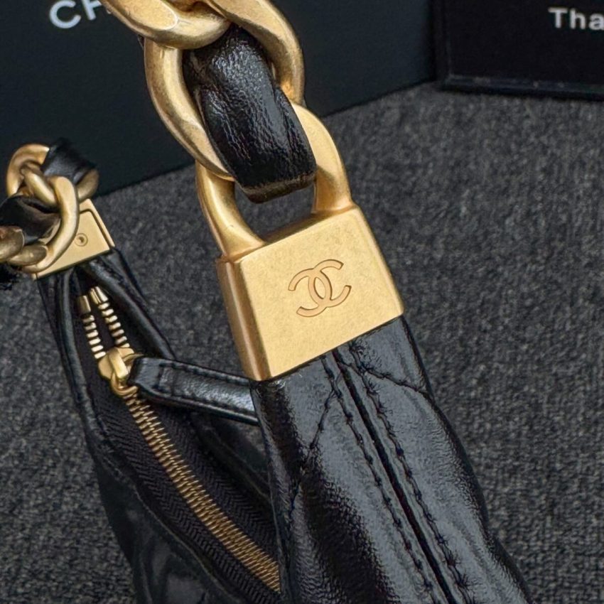 Replica CHANEL 24a Hobo Small 5 Replica CHANEL 24a Hobo Small - top-tier luxury replica shoulder bag