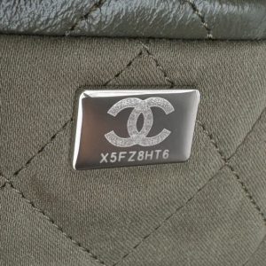 Replica CHANEL 22 Medium Handbag Pink Greed 7 Replica CHANEL 22 Medium Handbag Pink Greed - near-authentic luxury replica handbag