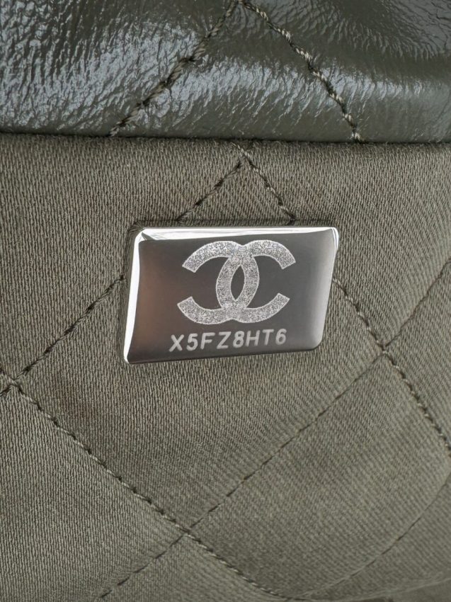 Replica CHANEL 22 Medium Handbag Pink Greed 7 Replica CHANEL 22 Medium Handbag Pink Greed - near-authentic luxury replica handbag