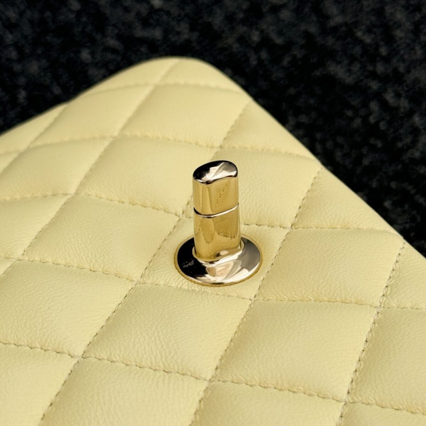 Replica CHANEL Classic Flap 17cm Yellow 7 Replica CHANEL Classic Flap 17cm Yellow - 1:1 designer replica handbag