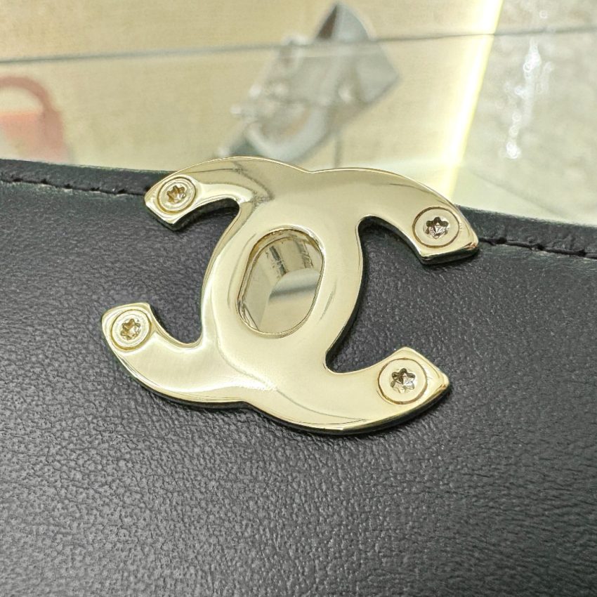 Replica CHANEL 23 Patent Box Bag 6 Replica CHANEL 23 Patent Box Bag - premium 1:1 fake handbag model