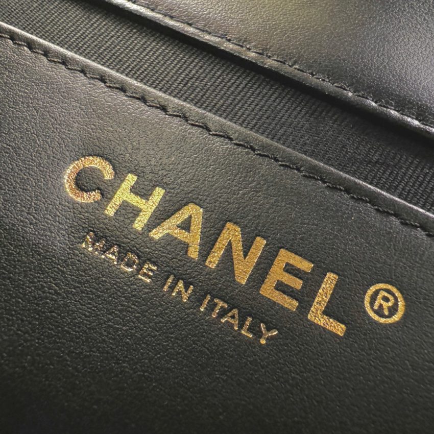 Replica CHANEL 23 Patent Box Bag 9 Replica CHANEL 23 Patent Box Bag - best-selling designer handbag dupe