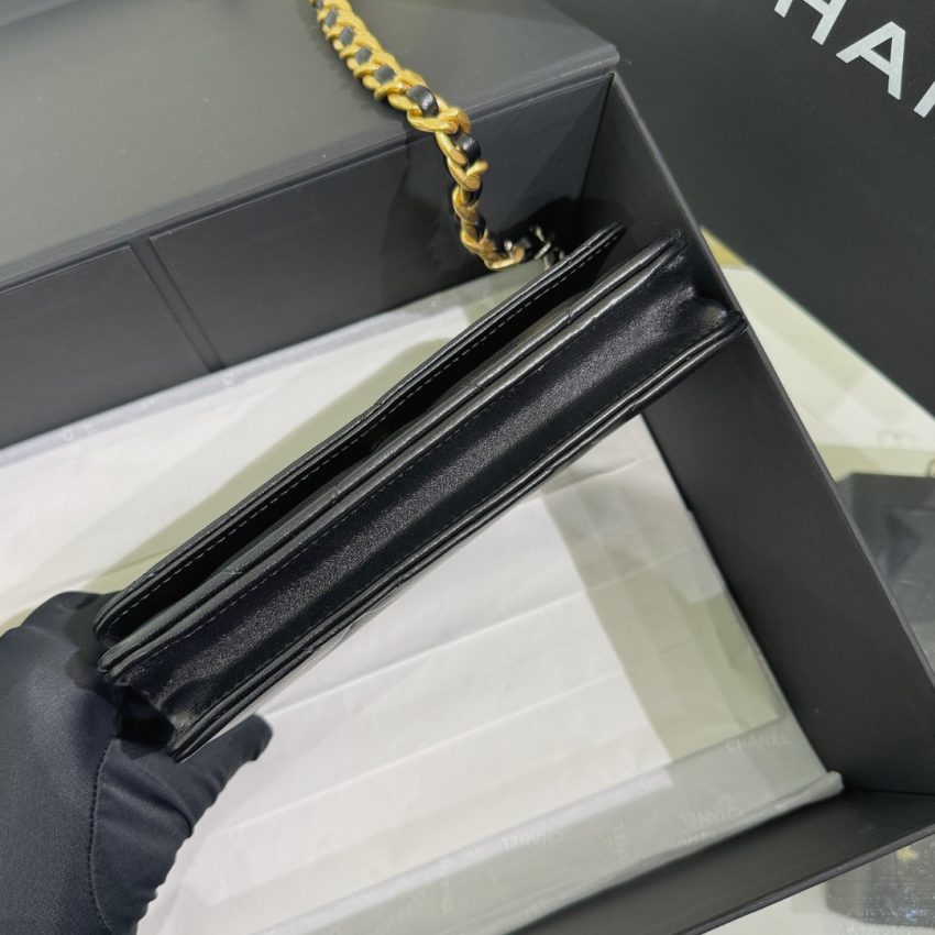 Replica CHANEL 19 Wallet on Chain Black 3 Replica CHANEL 19 Wallet on Chain Black - realistic designer-inspired fake bag