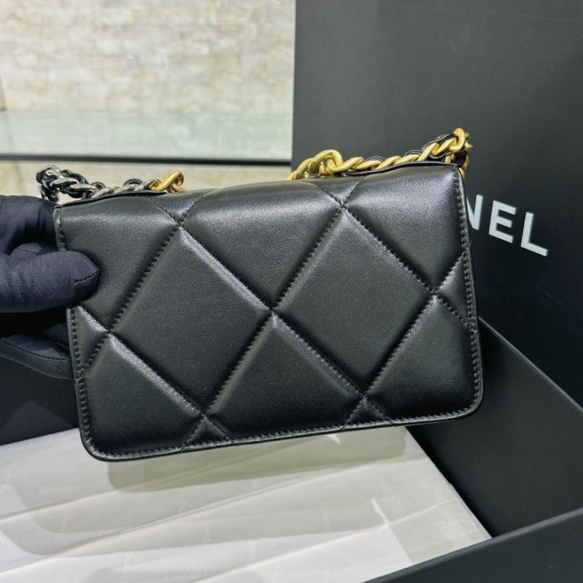 Replica CHANEL 19 Wallet on Chain Black 4 Replica CHANEL 19 Wallet on Chain Black - high-end fake designer purse