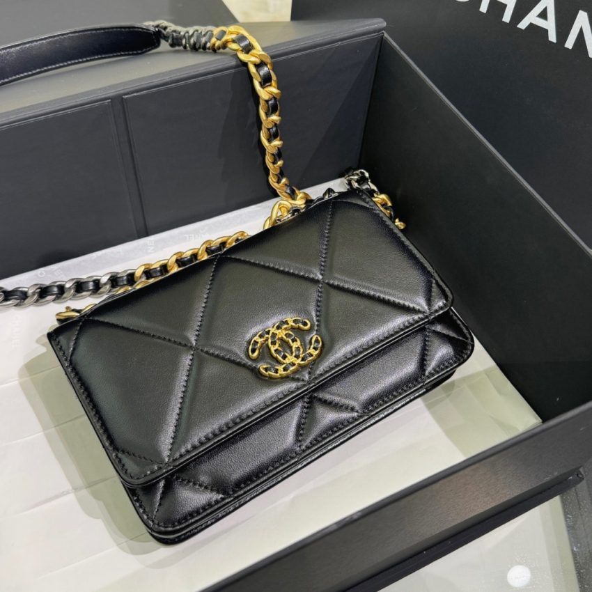 Replica CHANEL 19 Wallet on Chain Black 5 Replica CHANEL 19 Wallet on Chain Black - high-end fake designer purse