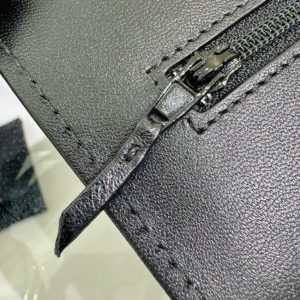 Replica CHANEL 19 Wallet on Chain Black 9 Replica CHANEL 19 Wallet on Chain Black - near-authentic luxury replica handbag