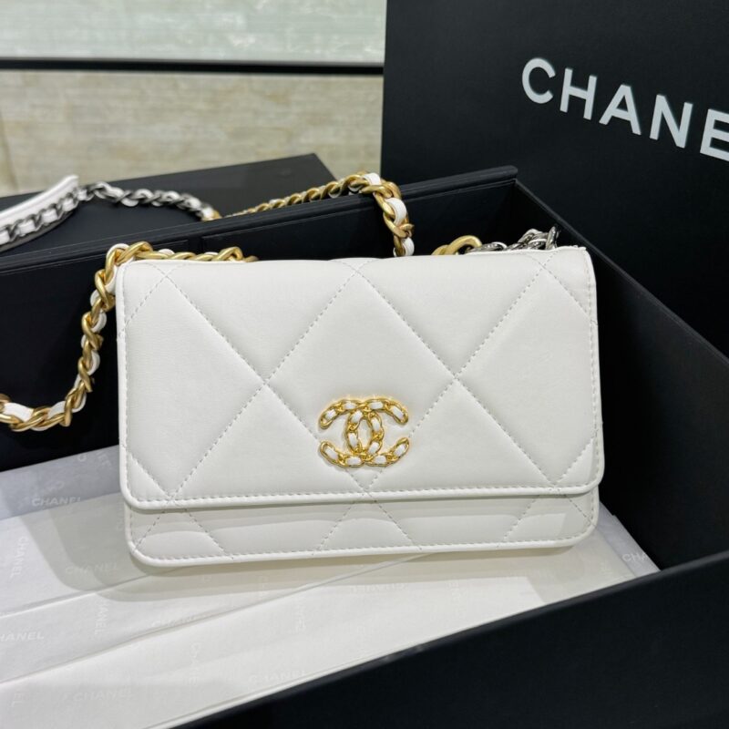 Replica CHANEL 19 Wallet on Chain White 1 Replica CHANEL 19 Wallet on Chain White - high-accuracy replica luxury purse
