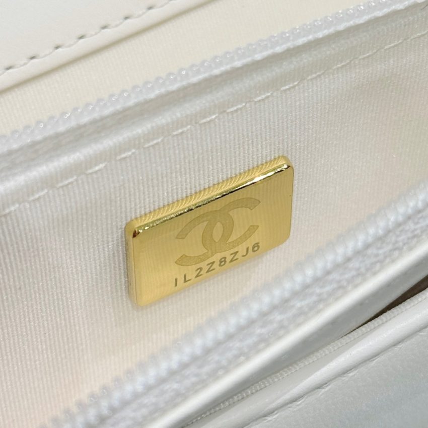 Replica CHANEL 19 Wallet on Chain White 12 Replica CHANEL 19 Wallet on Chain White - 1:1 designer replica handbag
