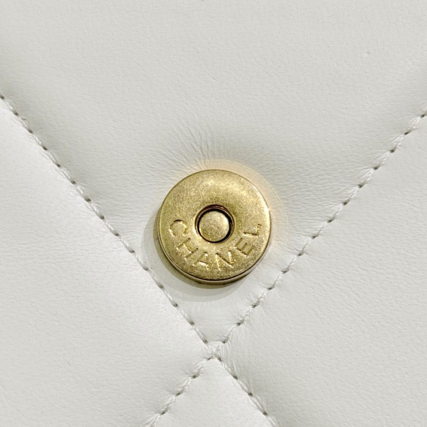 Replica CHANEL 19 Wallet on Chain White 5 Replica CHANEL 19 Wallet on Chain White - best quality luxury bag dupe