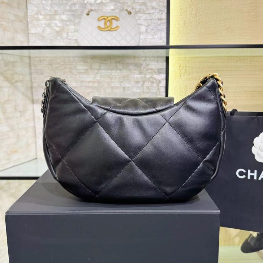 Replica CHANEL 24c Half Moon Bag 2 Replica CHANEL 24c Half Moon Bag - ultra-realistic fake designer tote