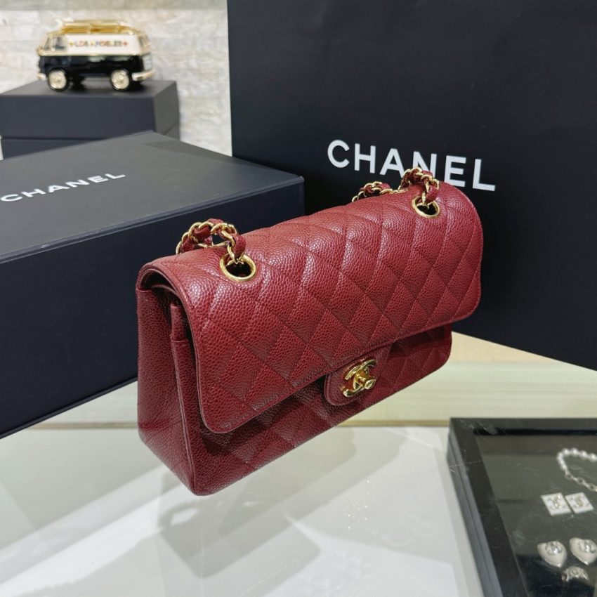 Replica CHANEL Classic Flap 23cm Red 8 Replica CHANEL Classic Flap 23cm Red - near-authentic luxury replica handbag