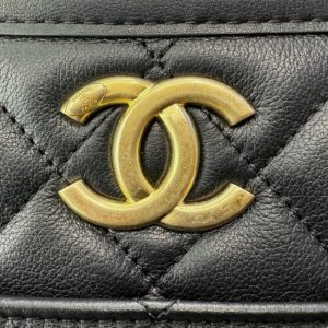 Replica CHANEL 24s Hobo Black 2 Replica CHANEL 24s Hobo Black - high-accuracy replica luxury purse