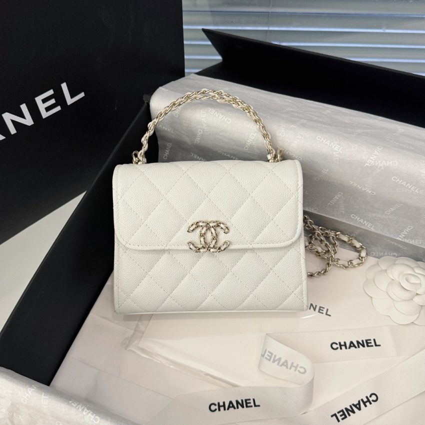 Replica CHANEL 23P Kelly Handle White 2 Replica CHANEL 23P Kelly Handle White - realistic designer-inspired fake bag