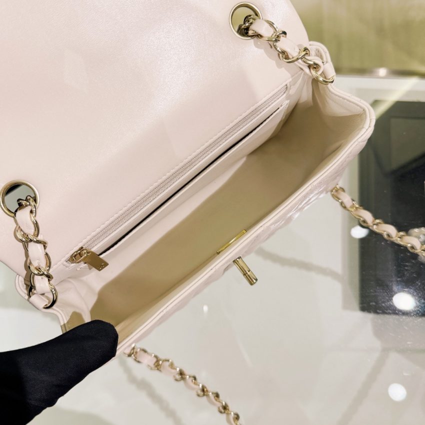 Replica CHANEL Classic Flap 20cm Beige 9 Replica CHANEL Classic Flap 20cm Beige - near-authentic luxury replica handbag