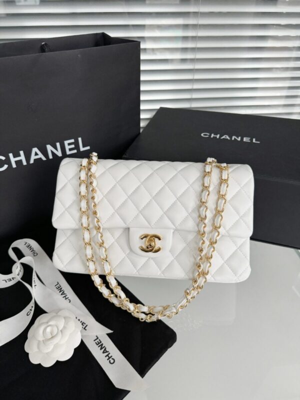 Replica CHANEL Classic Flap 25cm White 1 Replica CHANEL Classic Flap 25cm White - top-tier luxury replica shoulder bag