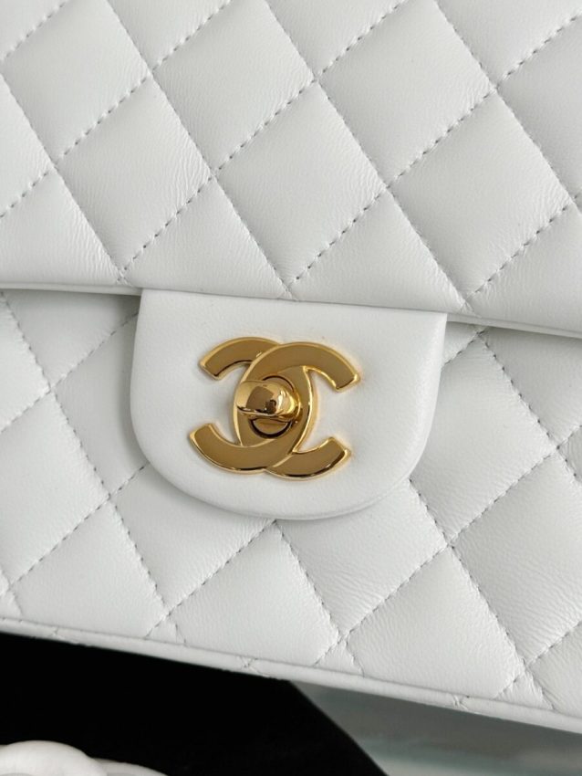 Replica CHANEL Classic Flap 25cm White 7 Replica CHANEL Classic Flap 25cm White - realistic designer-inspired fake bag