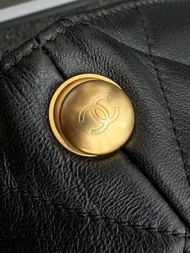 Replica CHANEL 24p Hobo Underarm Bag 2 Replica CHANEL 24p Hobo Underarm Bag - best-selling designer handbag dupe