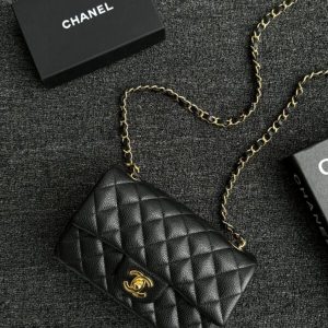 Replica CHANEL Classic Flap 20cm Black Caviar 1 Replica CHANEL Classic Flap 20cm Black Caviar - high-accuracy replica luxury purse