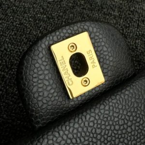 Replica CHANEL Classic Flap 20cm Black Caviar 3 Replica CHANEL Classic Flap 20cm Black Caviar - best-selling designer handbag dupe