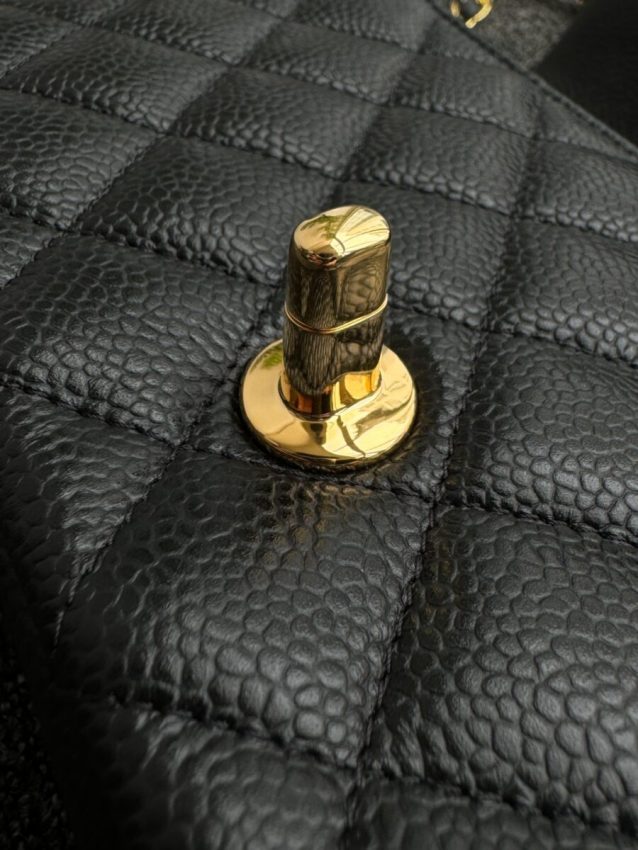 Replica CHANEL Classic Flap 20cm Black Caviar 6 Replica CHANEL Classic Flap 20cm Black Caviar - premium-grade designer purse dupe