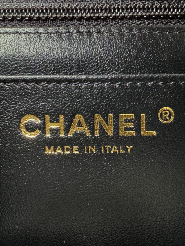 Replica CHANEL Classic Flap 20cm Black Caviar 8 Replica CHANEL Classic Flap 20cm Black Caviar - best quality luxury bag dupe