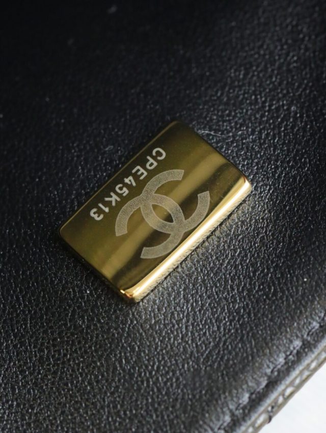 Replica CHANEL Classic Flap 17cm Gold 6 Replica CHANEL Classic Flap 17cm Gold - top-rated replica designer bag
