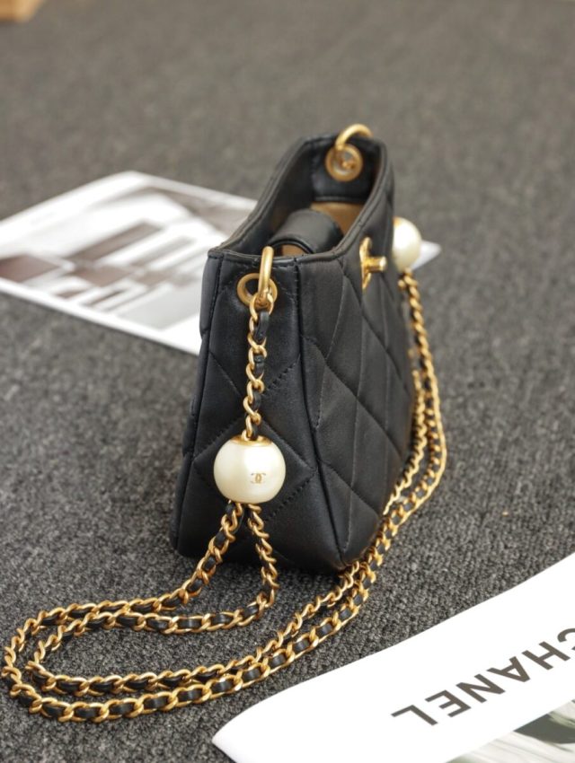 Replica CHANEL 24S Double Pearl 2 Replica CHANEL 24S Double Pearl - high-quality designer bag clone