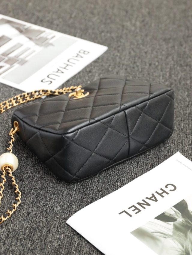 Replica CHANEL 24S Double Pearl 3 Replica CHANEL 24S Double Pearl - authentic-look luxury purse replica