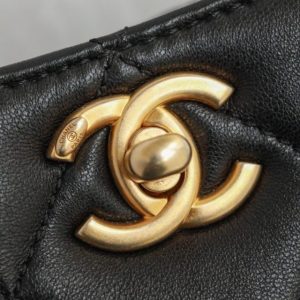 Replica CHANEL 24S Double Pearl 8 Replica CHANEL 24S Double Pearl - top-tier luxury replica shoulder bag