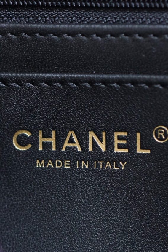 Replica CHANEL 24s Graffiti Classic Flap Mini 5 Replica CHANEL 24s Graffiti Classic Flap Mini - ultra-realistic fake designer tote