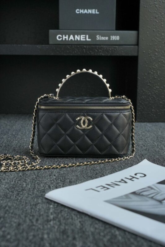 Replica CHANEL 24s Pearl Handle Box Black 1 Replica CHANEL 24s Pearl Handle Box Black - authentic-look luxury purse replica