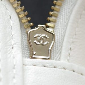 Replica CHANEL 24s Pearl Handle Box White 7 Replica CHANEL 24s Pearl Handle Box White - ultra-realistic fake designer tote